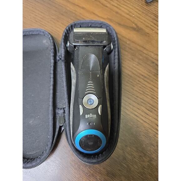 BRAUN Series 78Electric Shaver 760cc. 19 - Picture 3 of 16